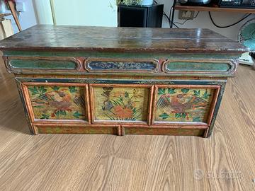 Tavolino Tibetano antico/ tipo altare portatile