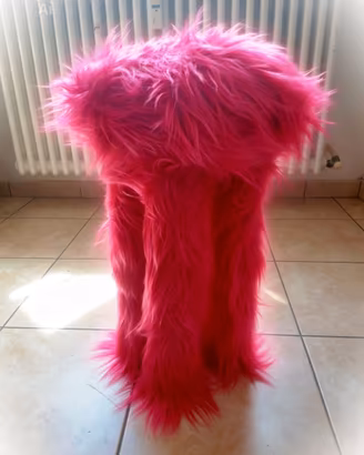 Sgabello pouf in pelliccia sintetica colorato