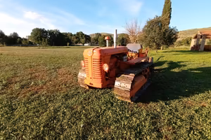 Trattore cingolato d'epoca OM 50 C