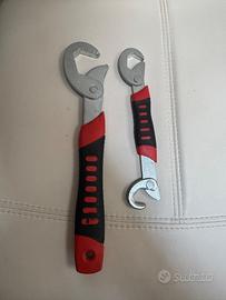 Set da 2 pezzi di chiave universale dadi e bulloni