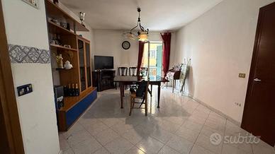 Appartamento di 98 m² con 3 locali a Giugliano in 