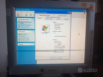 Pc fisso Windows XP con monitor