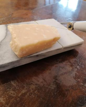 TAGLIA FORMAGGIO + PIATTO  in  MARMO  CARRARA