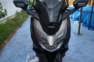 Honda Forza 300