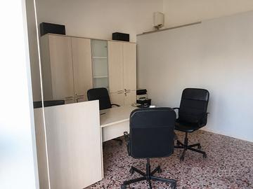 Ufficio/Locale commerciale 25 m² in zona Carbonara