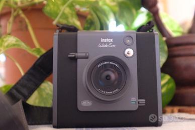 instax wide evo con case protettivo e laccio