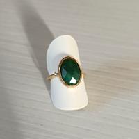 Anello dorato con topazio grezzo