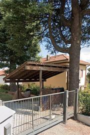 tettoia in ferro, legno e tegole, smontata