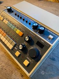 Roland CR-8000 drum machine vintage
