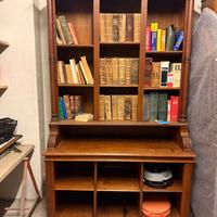 Libreria antica aperta della fine 800