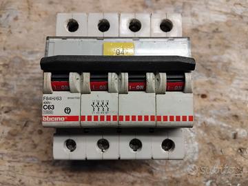 magnetotermico 4P 63A