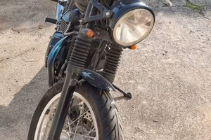 triumph truxton