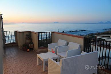 Terrazzo mozzafiato con vista eolie