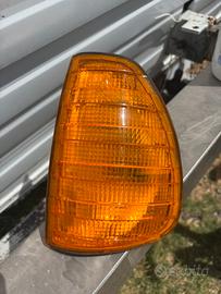 Freccia anteriore sinistra per mercedes w123