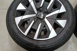cerchi e pneumatici 16" Peugeot 208 2° serie 