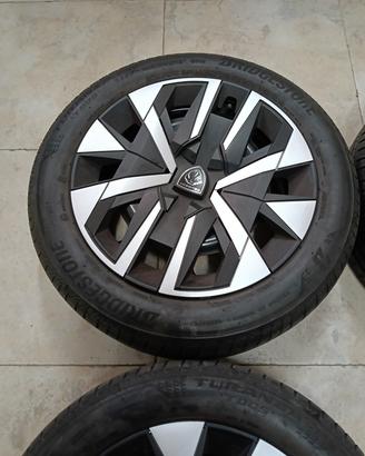 cerchi e pneumatici 16" Peugeot 208 2° serie 