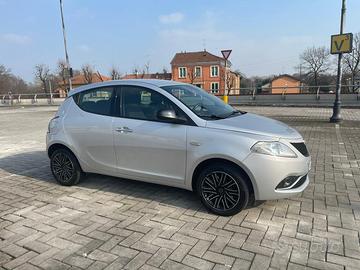 Lancia Ypsilon 1.2 69 CV UNI.PRO 12 MESI GARANZIA