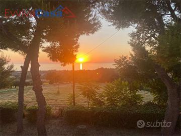 Villa indipendente vista mare con giardino