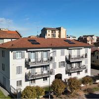 Elegante e luminoso appartamento in quadrifamiliar