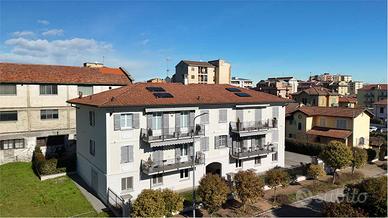 Elegante e luminoso appartamento in quadrifamiliar