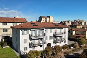 Elegante e luminoso appartamento in quadrifamiliar