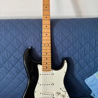 Fender stratocaster G5 VG powered by Roland