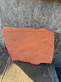Bassorilievo in terracotta
