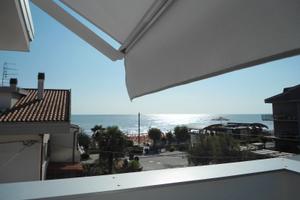 Con meravigliosa terrazza sul mare