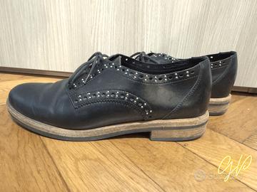 Scarpe Vic Matiè derby basse pelle nere Donna 38