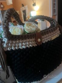 Borsa fatta al uncinetto