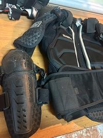 Pettorina con protezioni