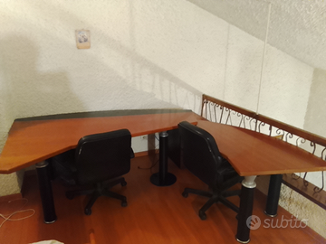 Scrivania da ufficio o camera da letto