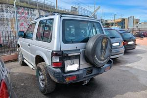 Mitsubishi Pajero 2.5 TDI 3p gancio traino 98