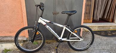 Bicicletta rockrider st 100