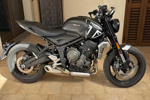 Triumph trident 660