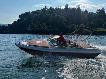 Motoscafo Cabinato Acquaviva Mercruiser