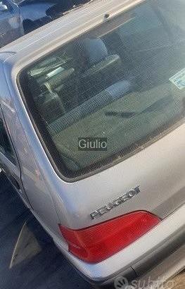 Peugeot 106 5 porte ricambi