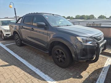 ISUZU d-max nitro 4 x4 automatica doppia cabina