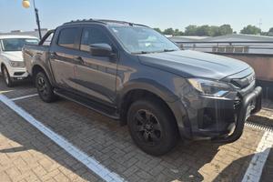ISUZU d-max nitro 4 x4 automatica doppia cabina