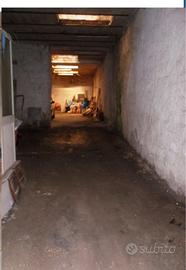 Locale commerciale/garage/deposito
