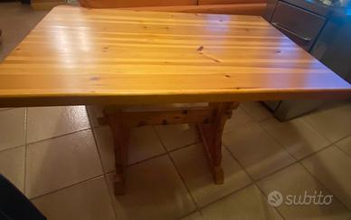 Tavolo in abete 120x79  h78