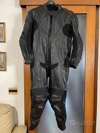Tuta in pelle da moto