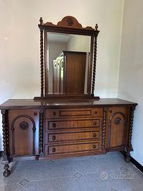 Mobile credenza antica con specchio