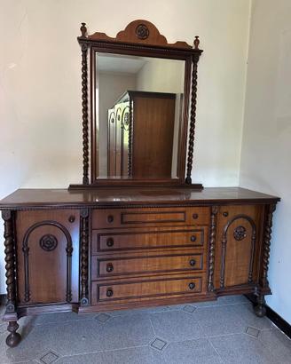 Mobile credenza antica con specchio