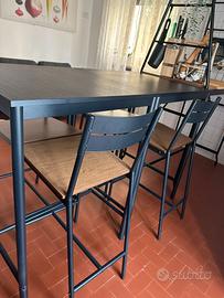 Tavolo da cucina con 4 sgabelli