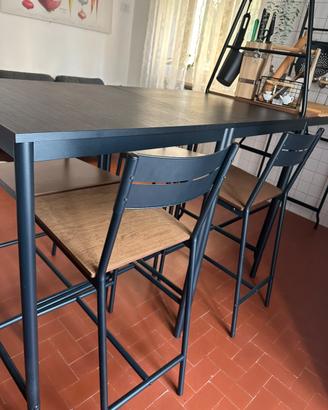 Tavolo da cucina con 4 sgabelli