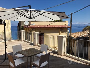 Appartamento con terrazza vista mare