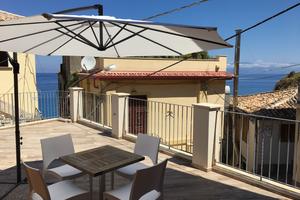 Appartamento con terrazza vista mare