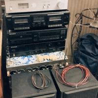 Giradischi con radio ,audiocassette  e casse