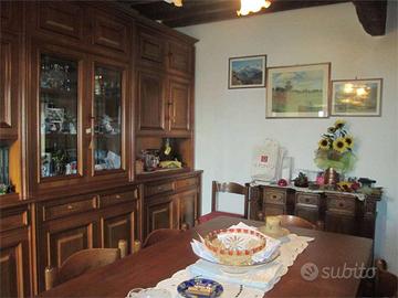 Rustico / Casale di 190 m² con 5 locali e box auto